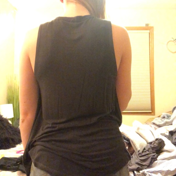 American Eagle Strappy Plunging Tank - Picture 3 of 4